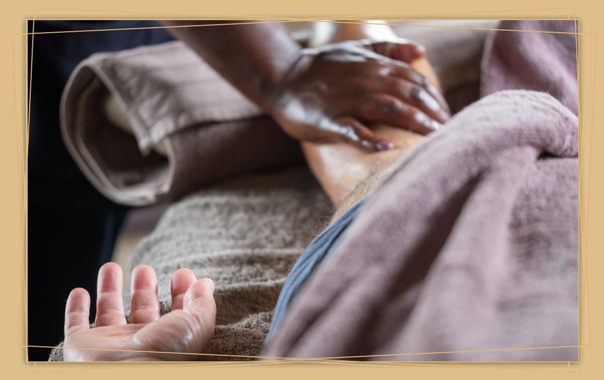 1 Hr Full Body Hot Oil Massage